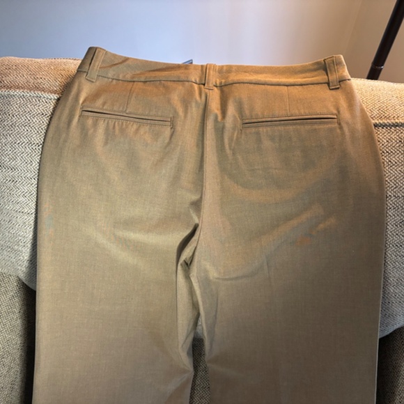 Old Navy Brand Essential Stretch Dress Pant - size 6 - Picture 9 of 15